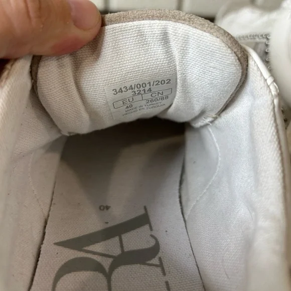 Zara Snake Skin Sneakers, size 40. 2 studs are missing on back.  (See Pictures) - Picture 7 of 7